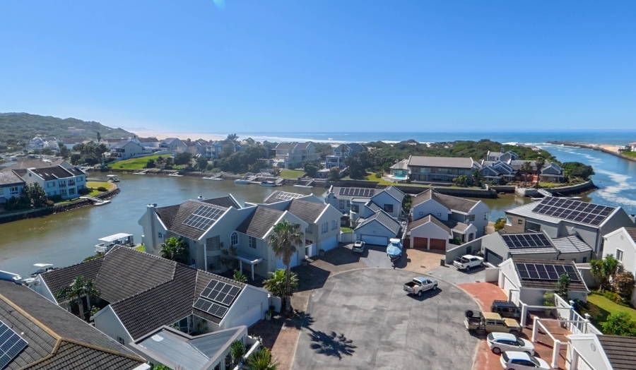7 Bedroom Property for Sale in Royal Alfred Marina Eastern Cape